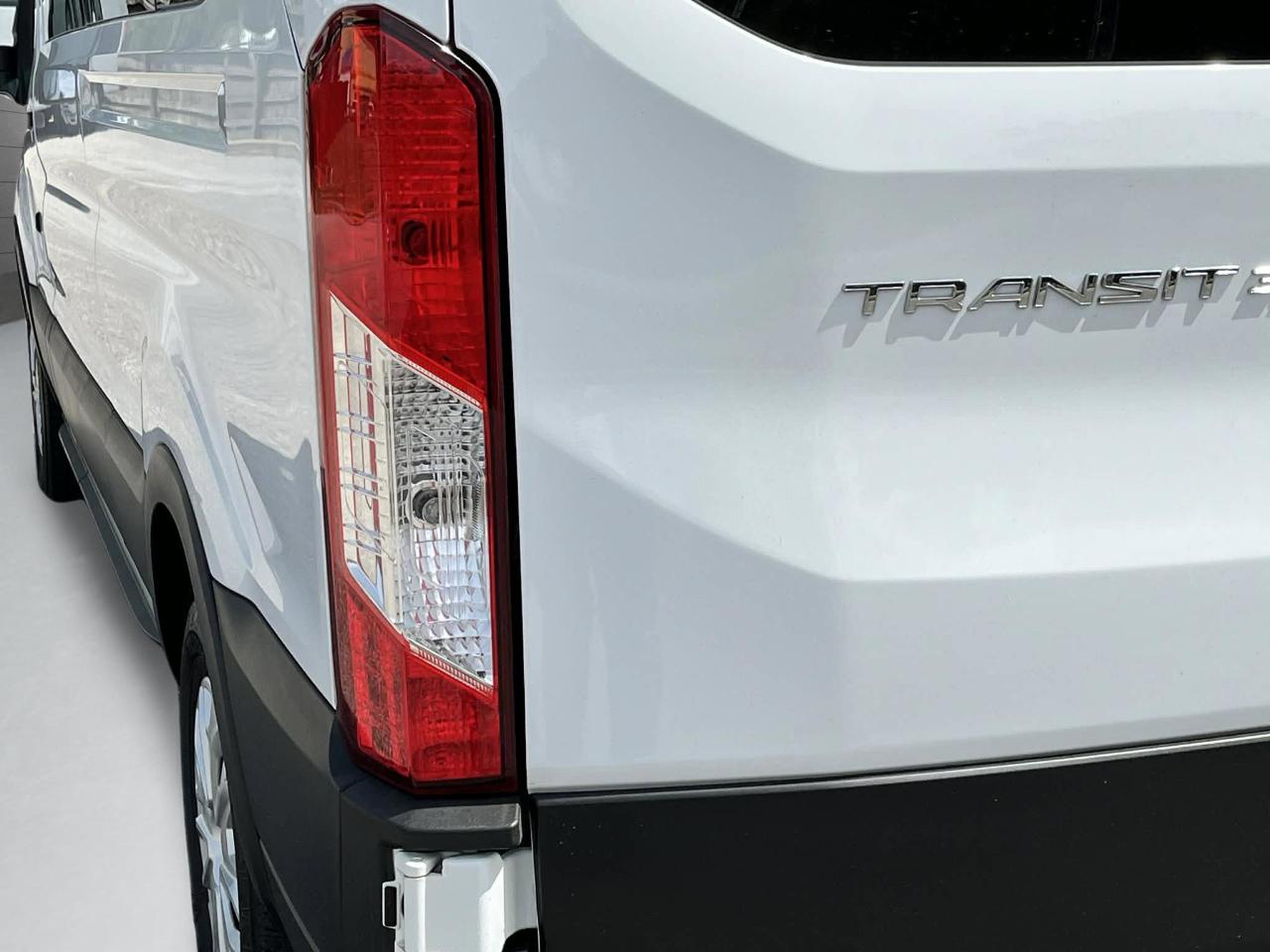 Ford Transit 350 Wagon High Roof XL w/Sliding Pass. 148-in. WB 2022