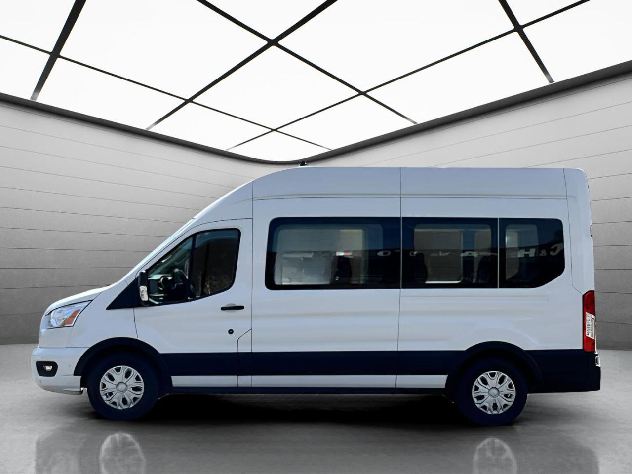 Ford Transit 350 Wagon High Roof XL w/Sliding Pass. 148-in. WB 2022