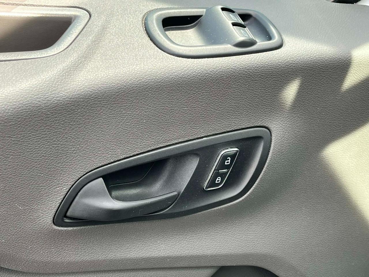 Ford Transit 350 Wagon High Roof XL w/Sliding Pass. 148-in. WB 2022