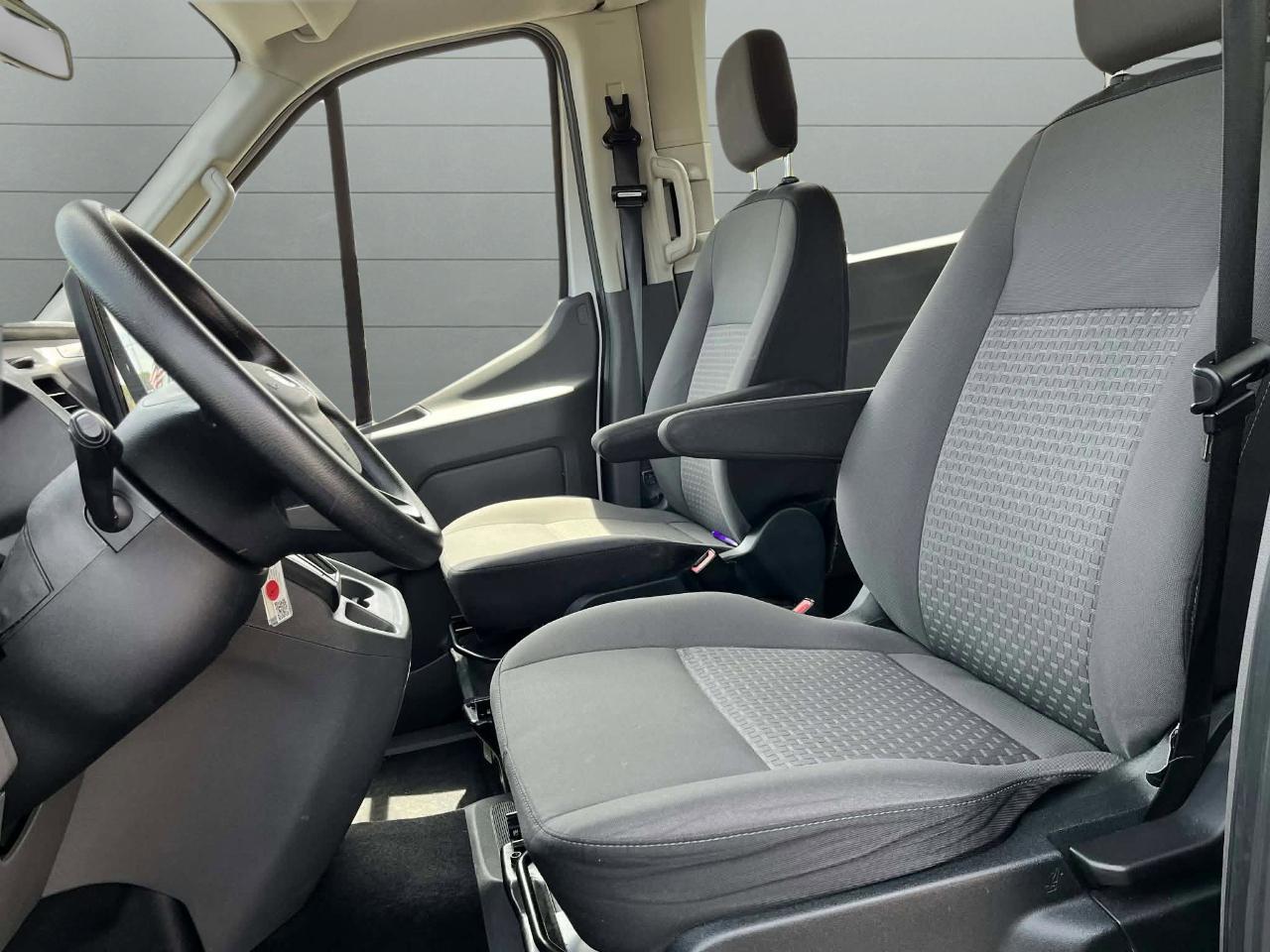 Ford Transit 350 Wagon High Roof XL w/Sliding Pass. 148-in. WB 2022