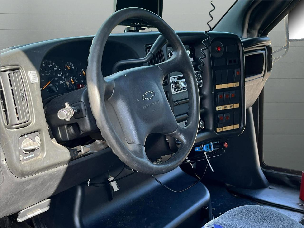 Chevrolet C5V042 Base 2004