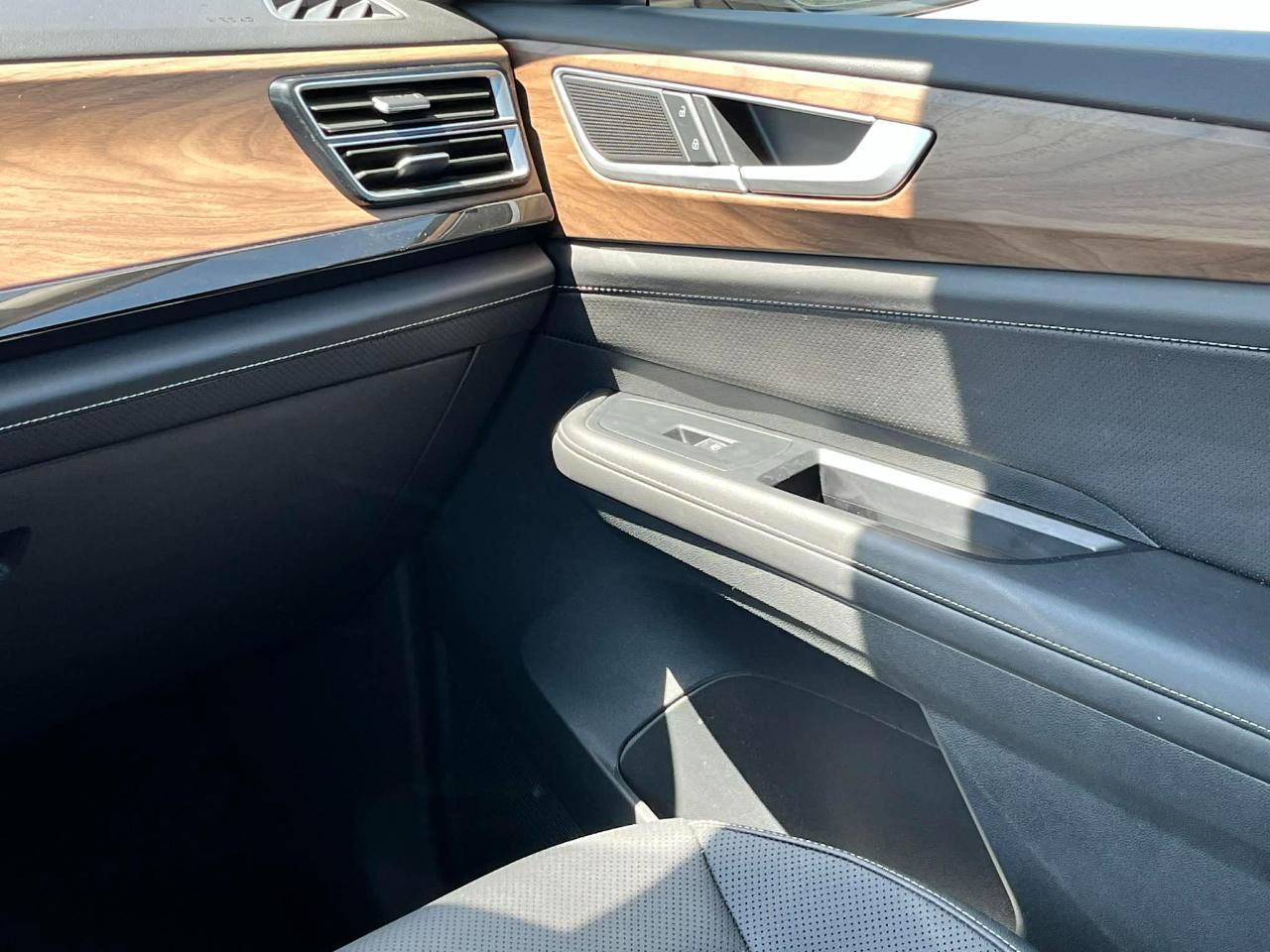 Volkswagen Atlas SE w/Technology 2025