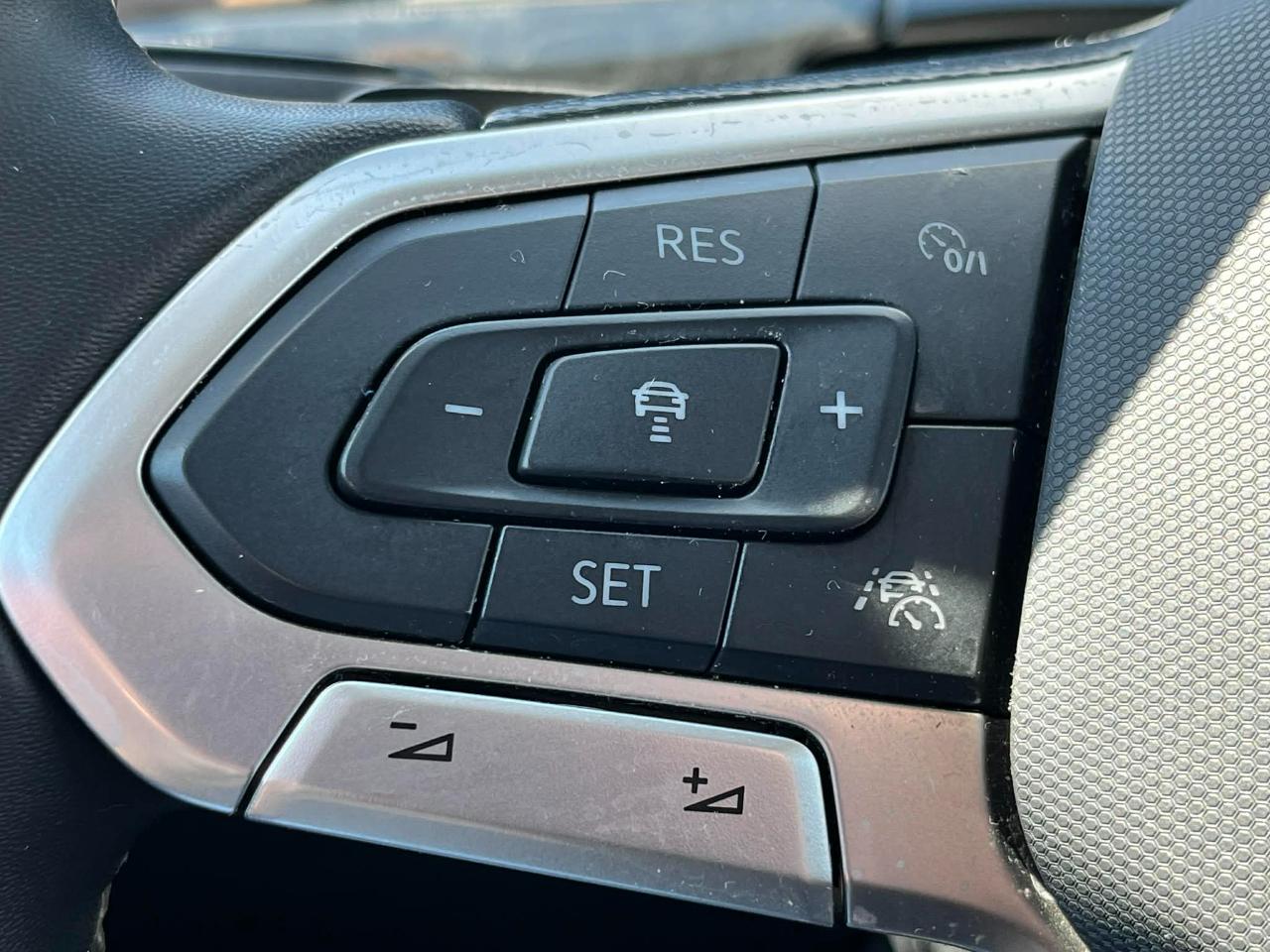 Volkswagen Atlas SE w/Technology 2025