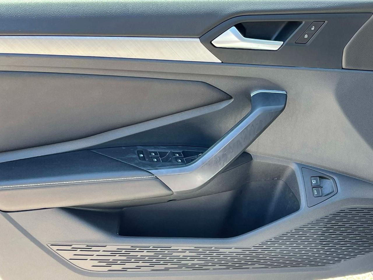 Volkswagen Jetta SE 2024