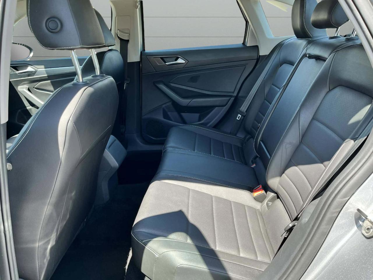 Volkswagen Jetta SE 2024