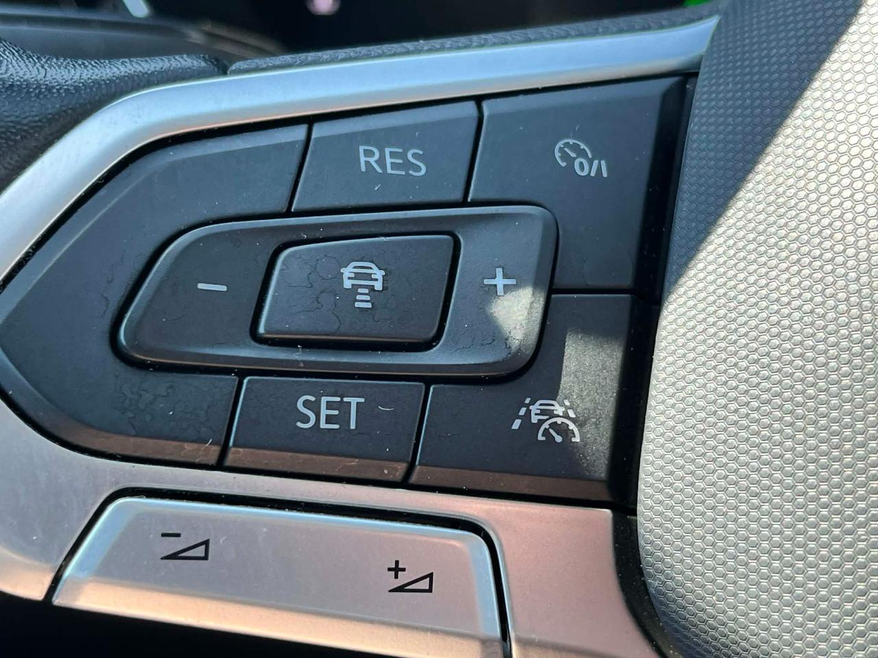 Volkswagen Jetta SE 2024