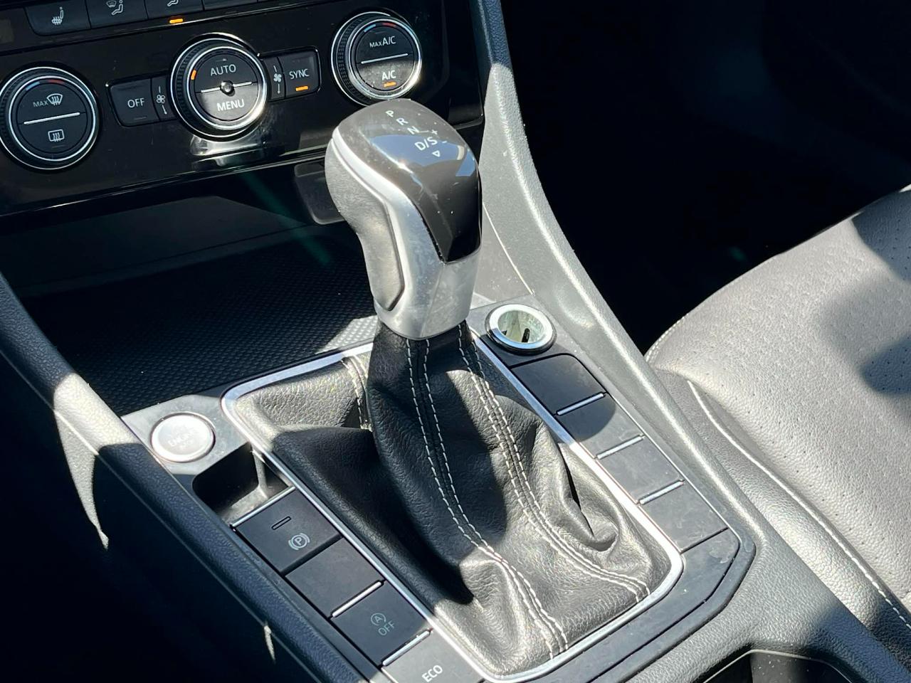 Volkswagen Jetta SE 2024