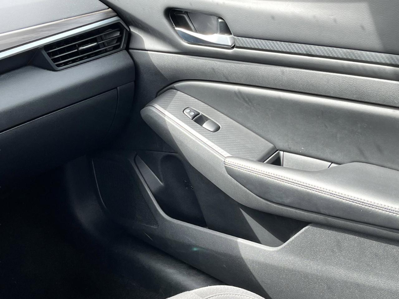 Nissan Altima 2.5 SV 2025