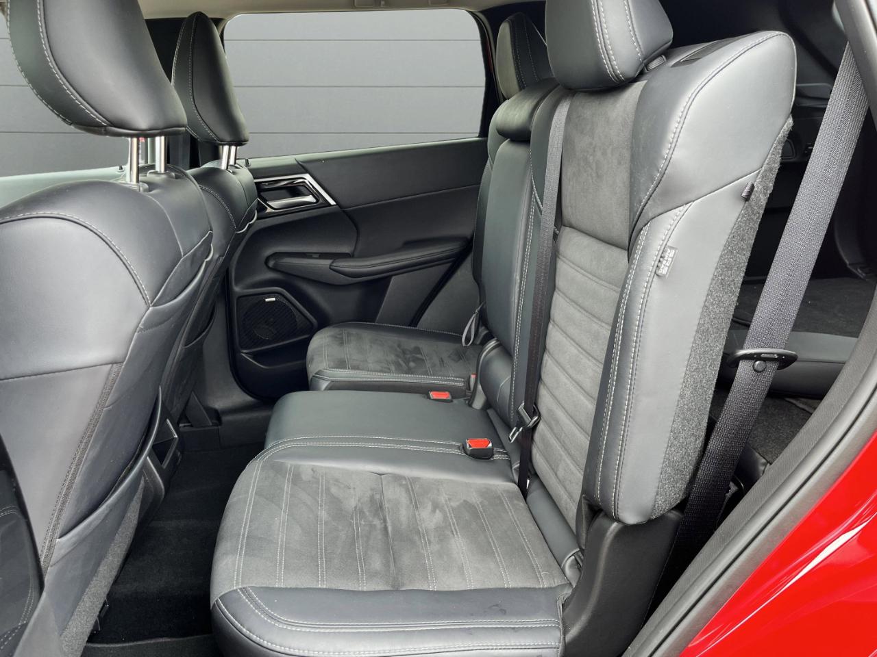 Mitsubishi Outlander SE 2WD 2025
