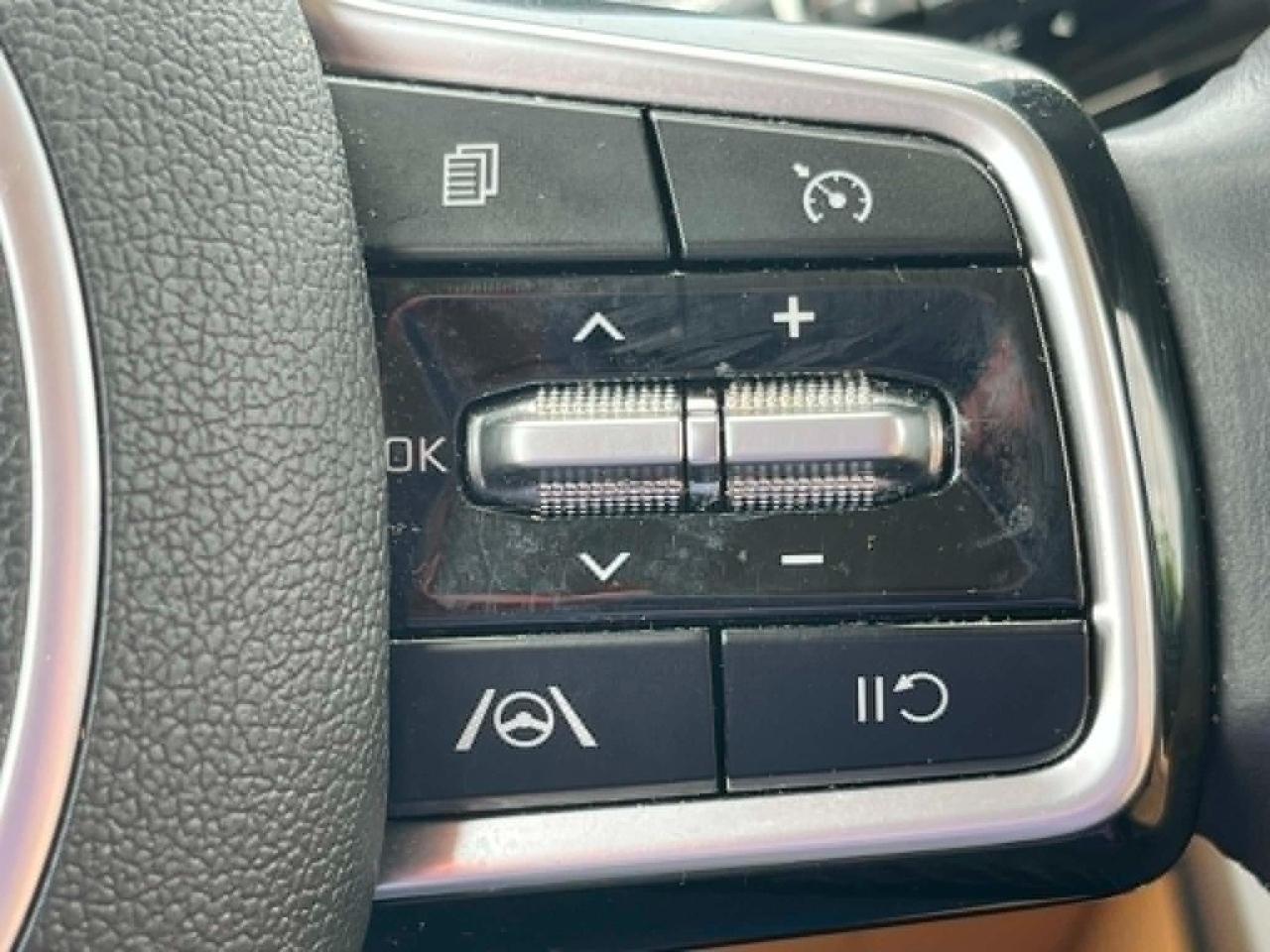 Kia Carnival LX Seat Package 2023