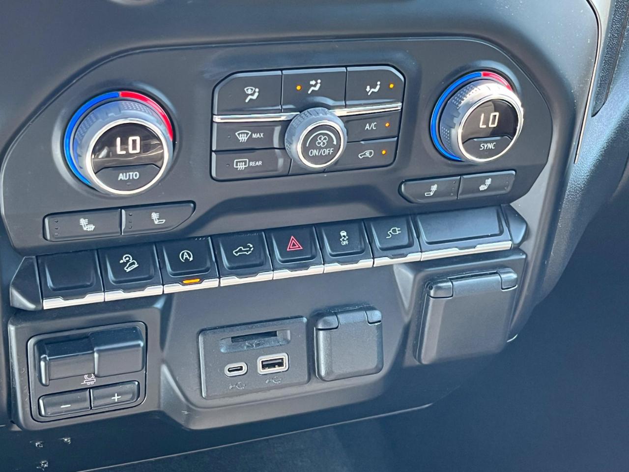 Chevrolet Silverado 1500 Limited LT Crew Cab 4WD 2022