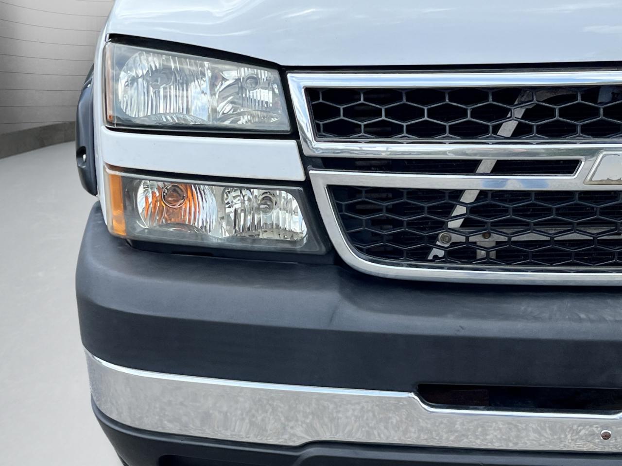 Chevrolet Silverado 3500 Regular Cab 2WD 2006