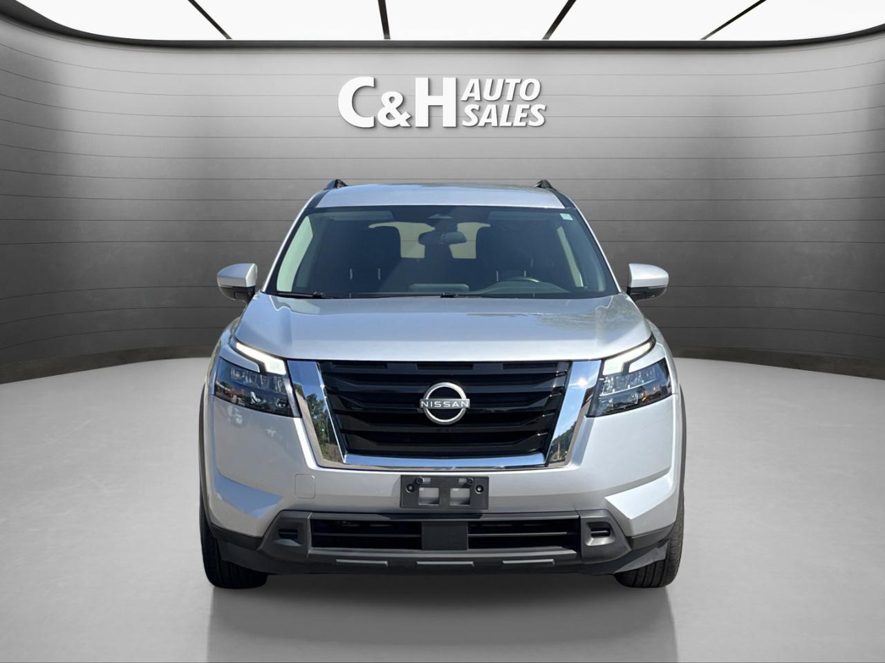 Nissan Pathfinder SV 2024
