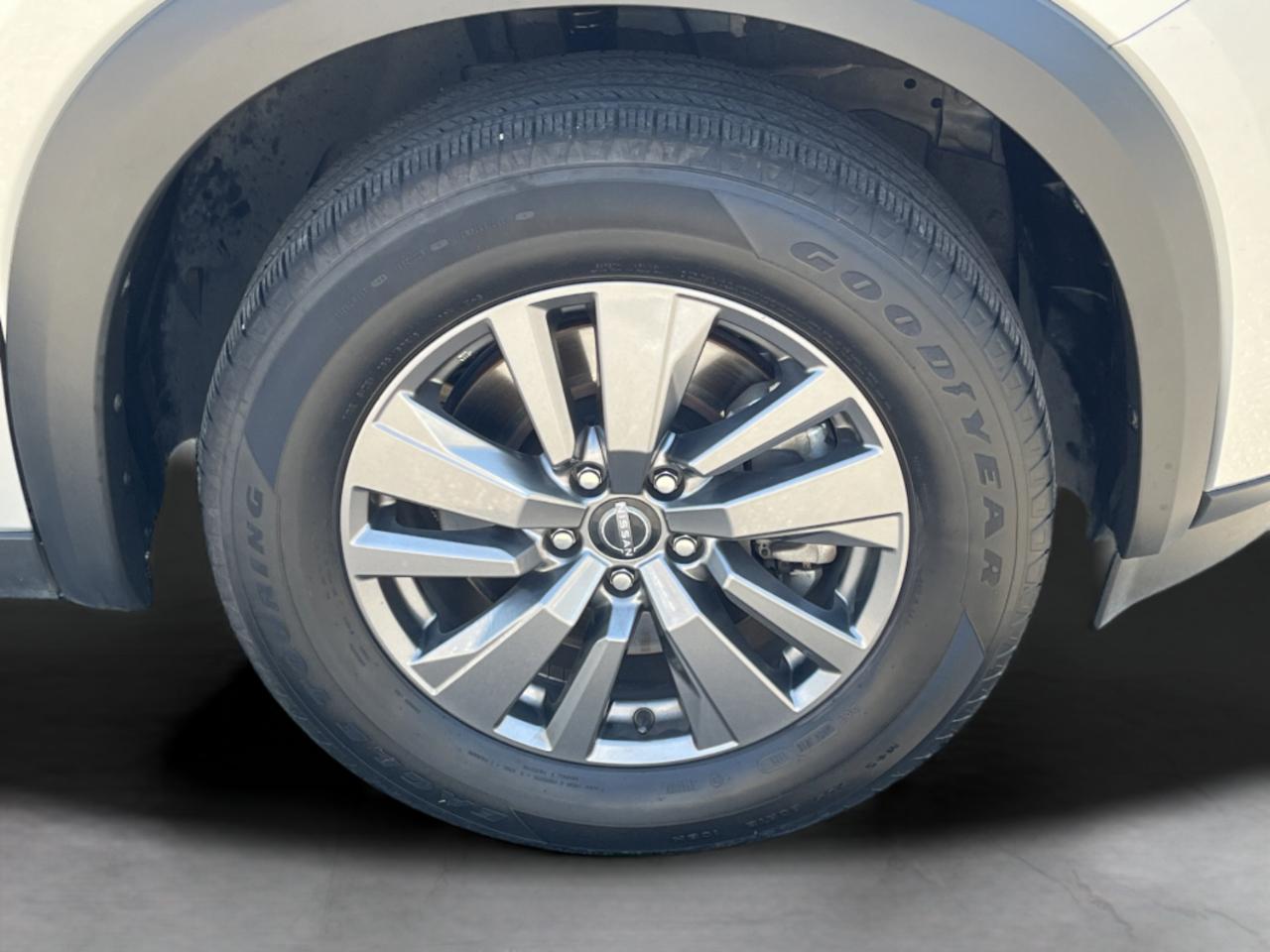 Nissan Pathfinder SV 2024