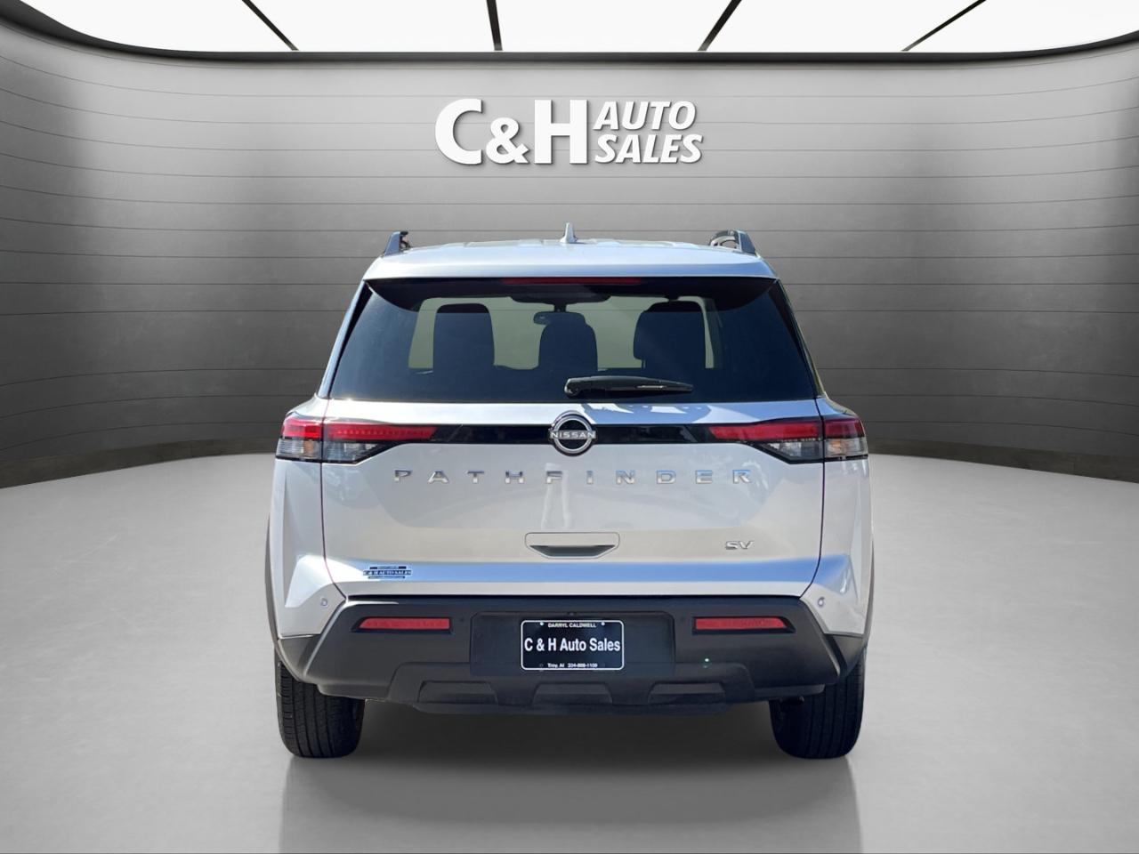 Nissan Pathfinder SV 2024