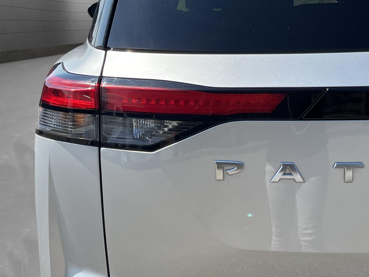 Nissan Pathfinder SV 2024