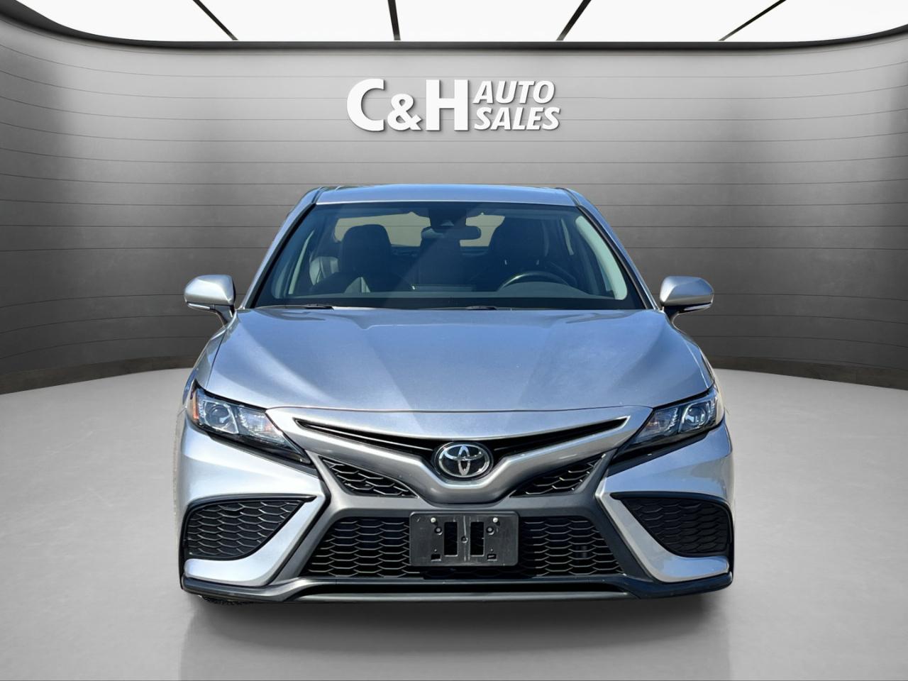 Toyota Camry SE 2024