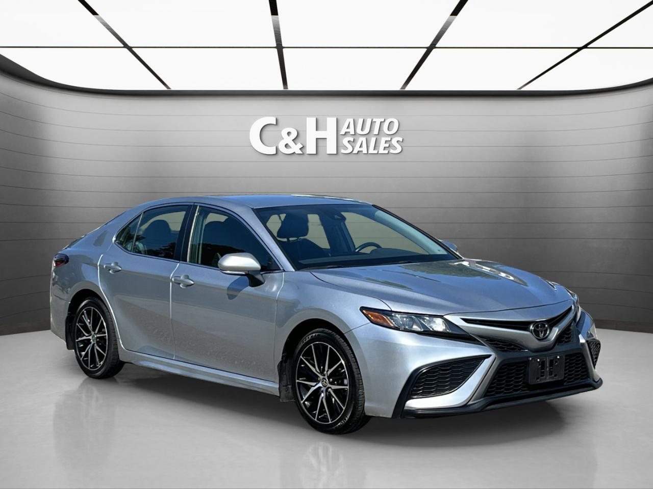 Toyota Camry SE 2024