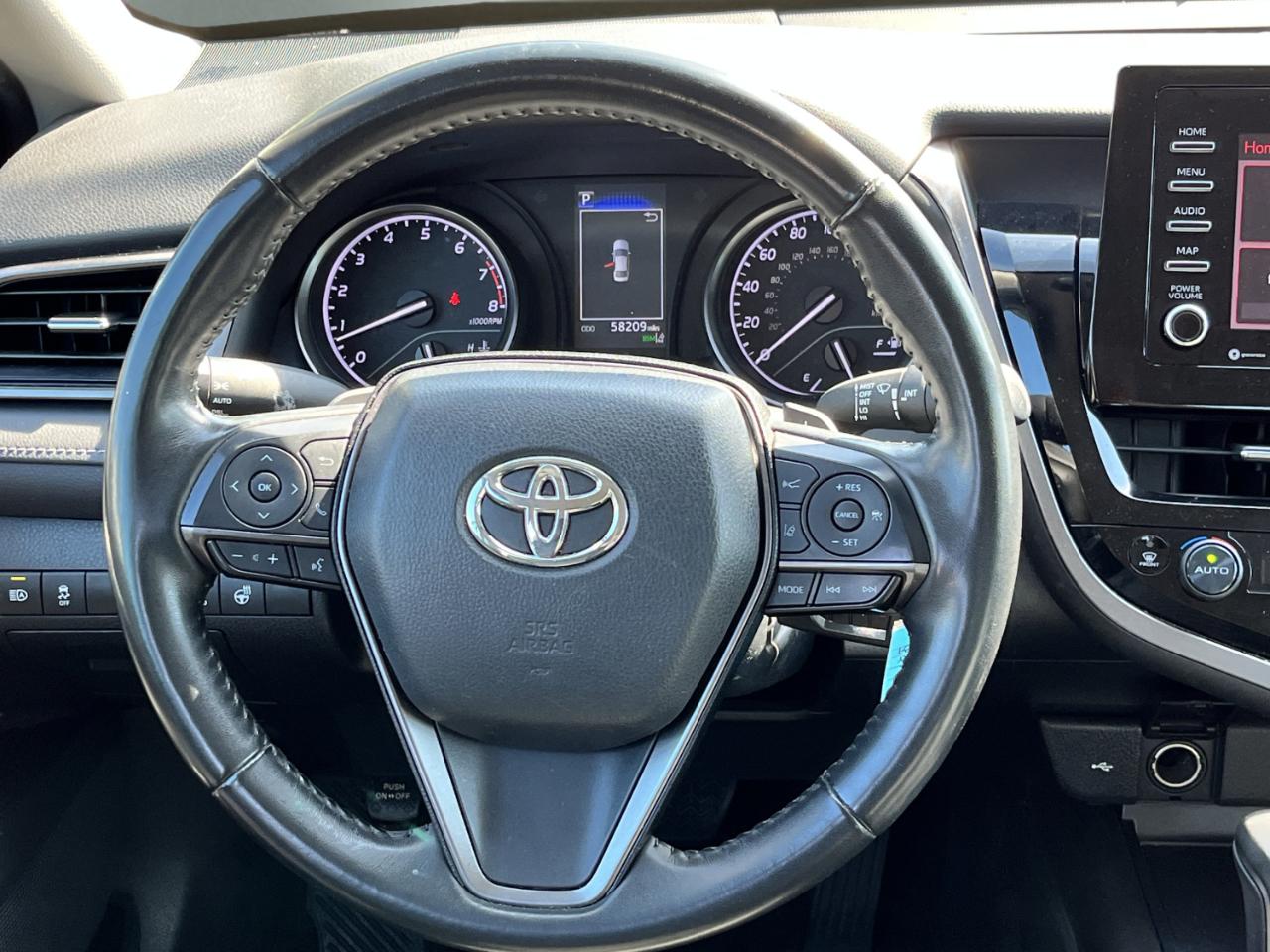 Toyota Camry SE 2024