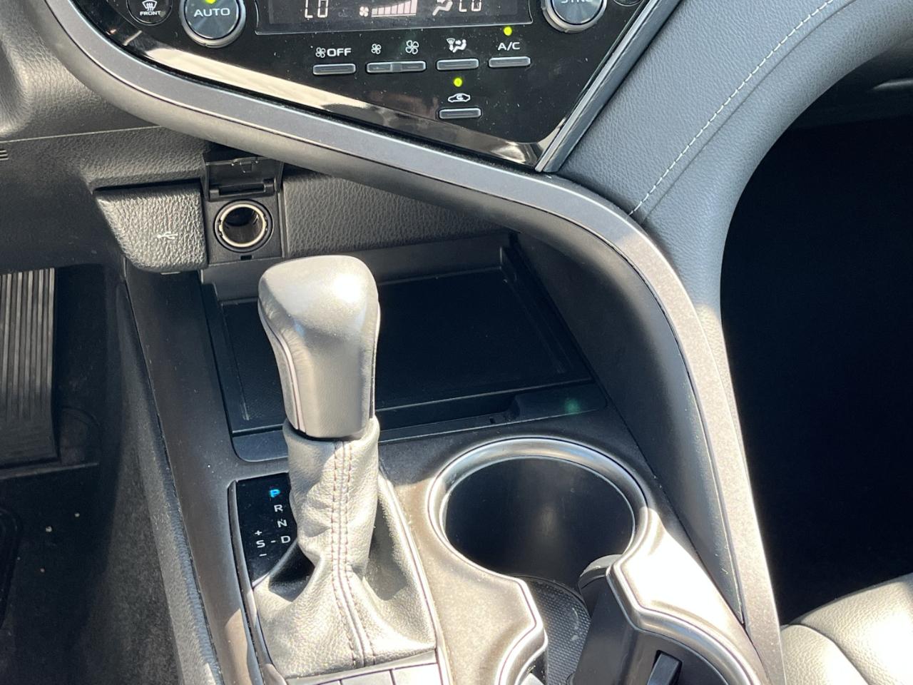 Toyota Camry SE 2024