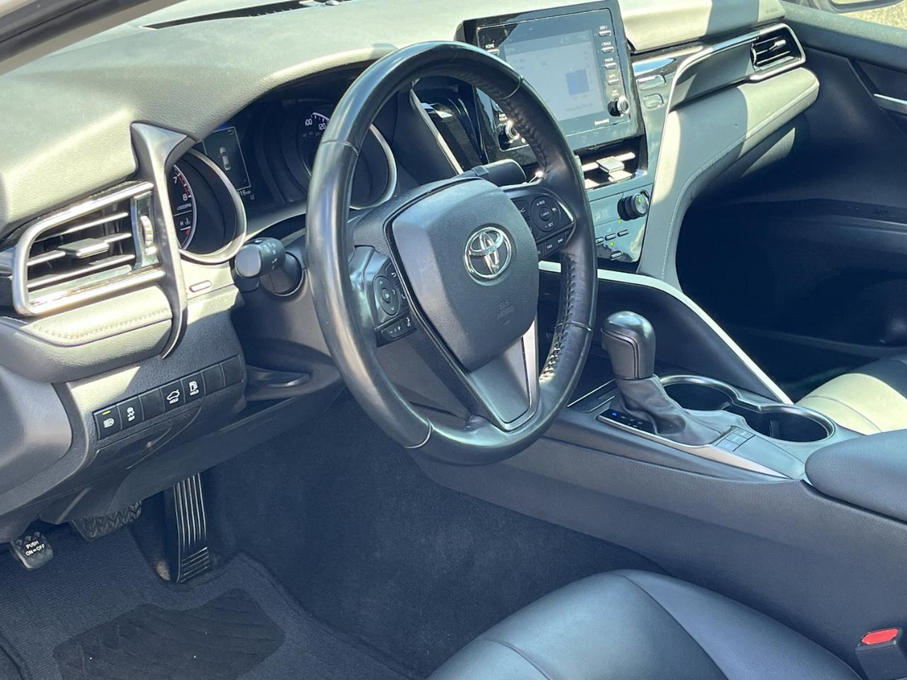 Toyota Camry SE 2024