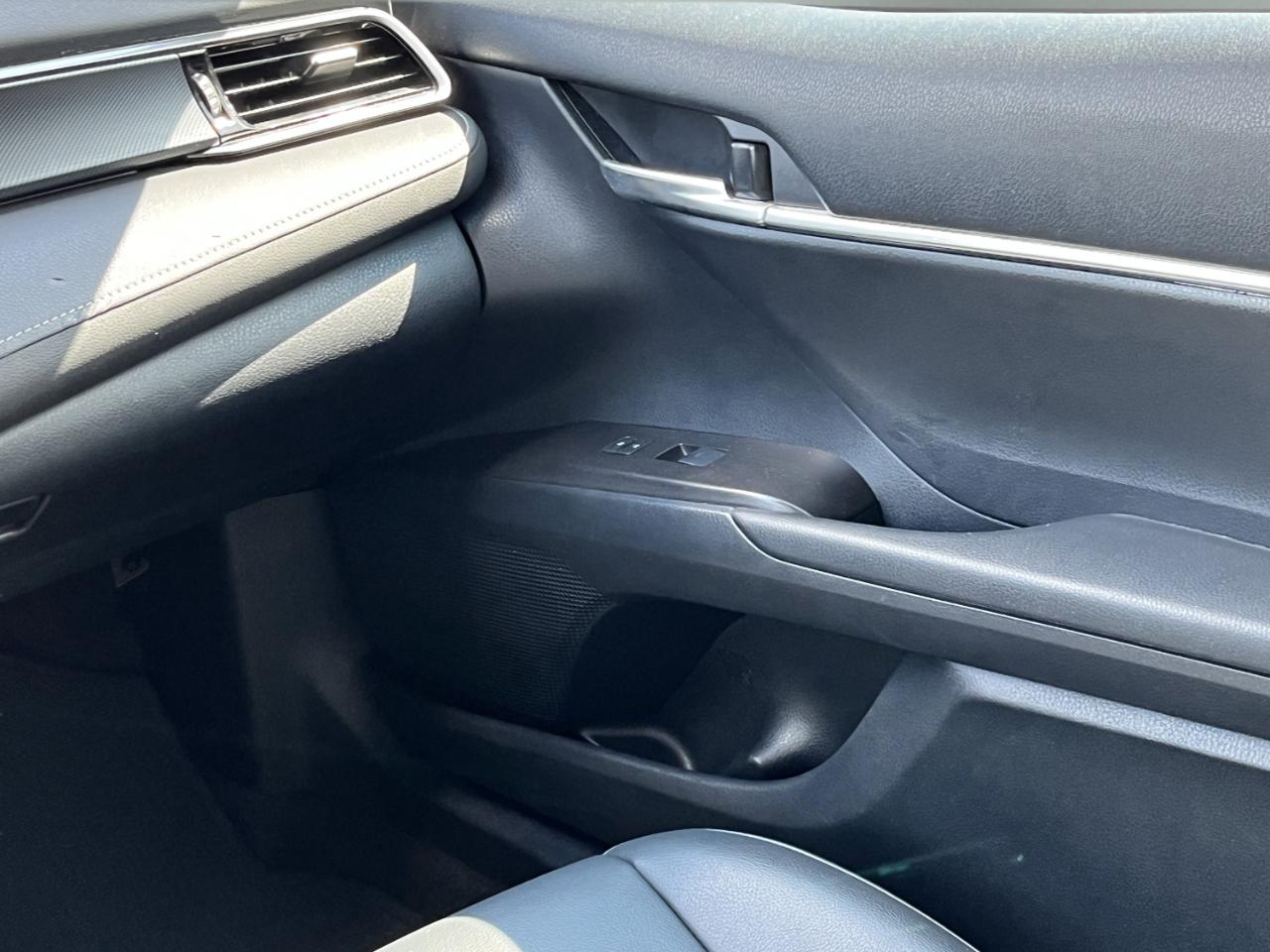 Toyota Camry SE 2024