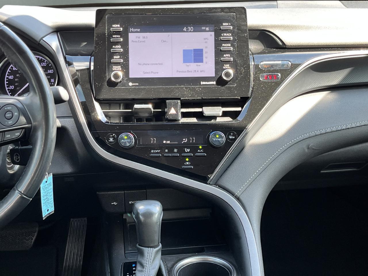Toyota Camry SE 2024