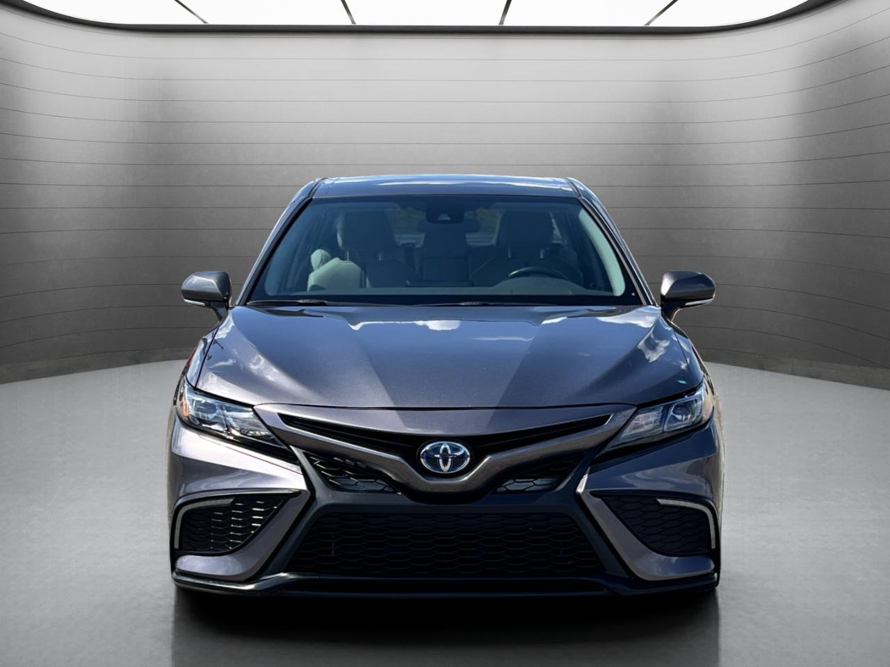 Toyota Camry Hybrid SE 2024