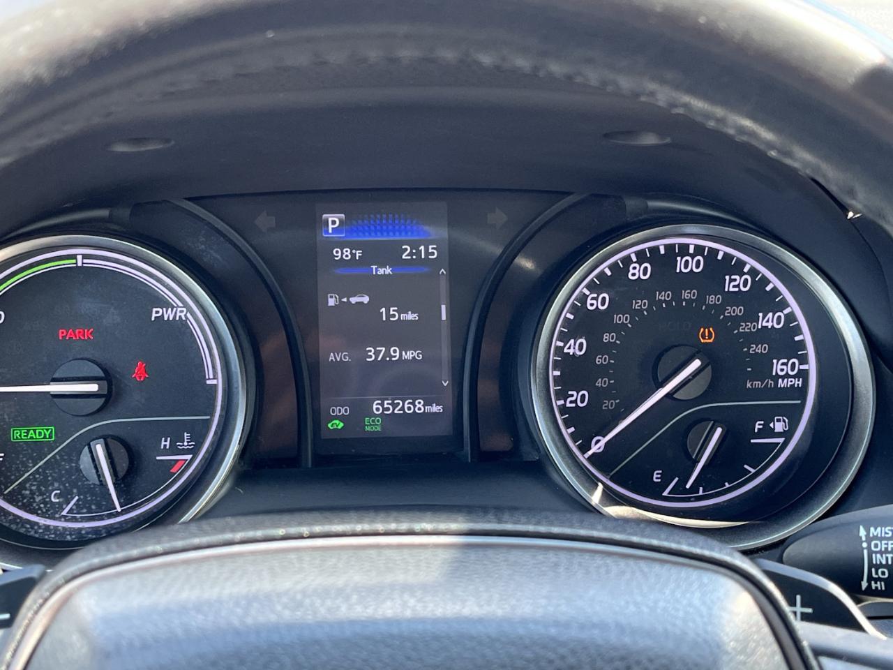 Toyota Camry Hybrid SE 2024