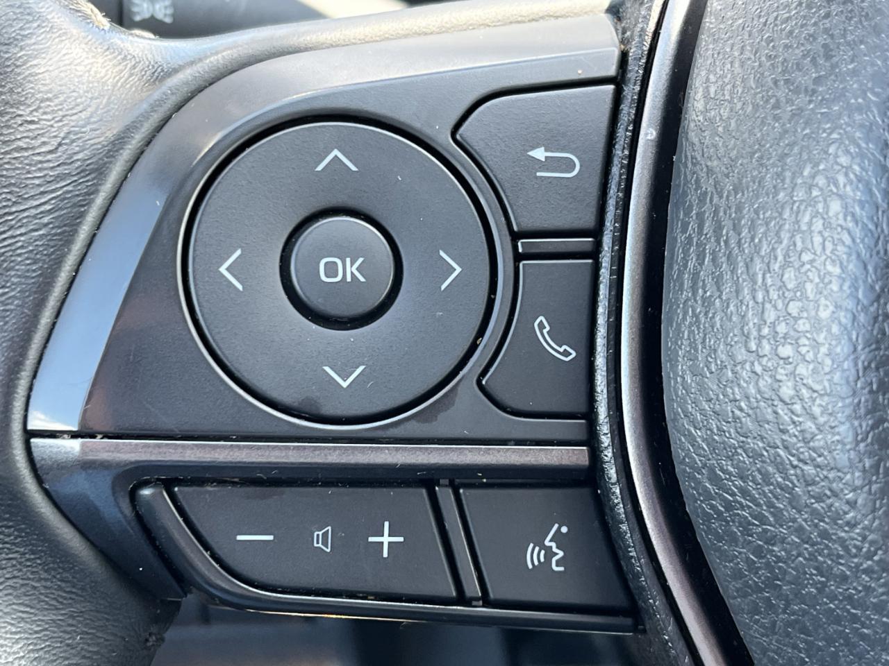 Toyota Camry Hybrid SE 2024