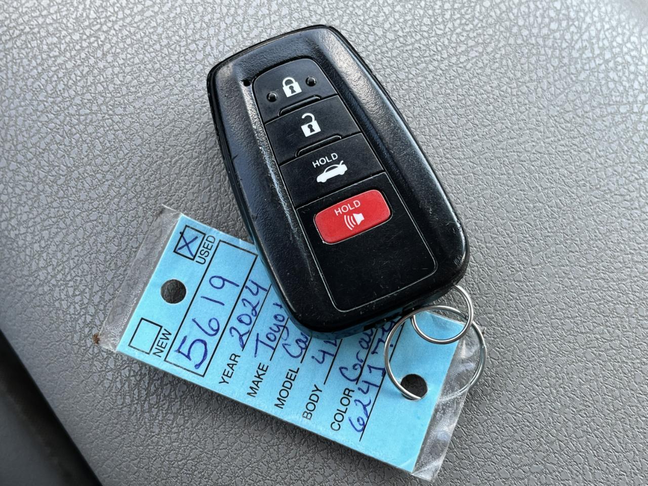Toyota Camry Hybrid SE 2024