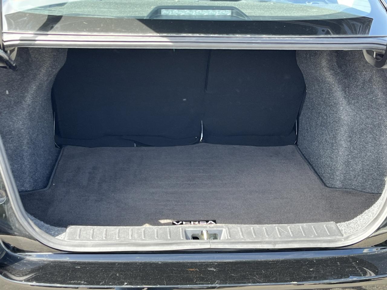 Nissan Versa SR 2025