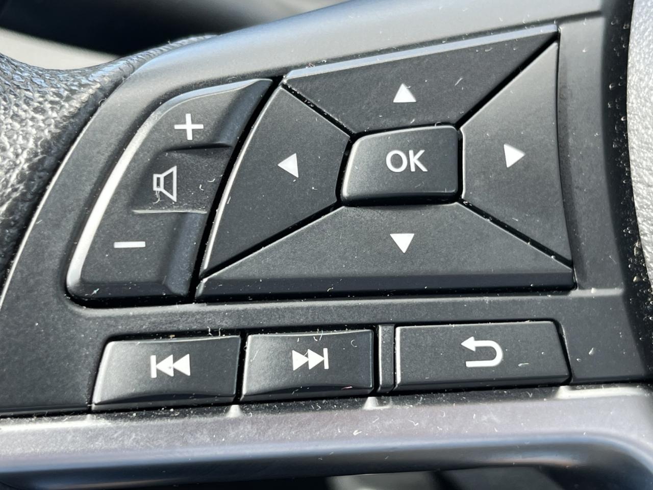 Nissan Versa SR 2025