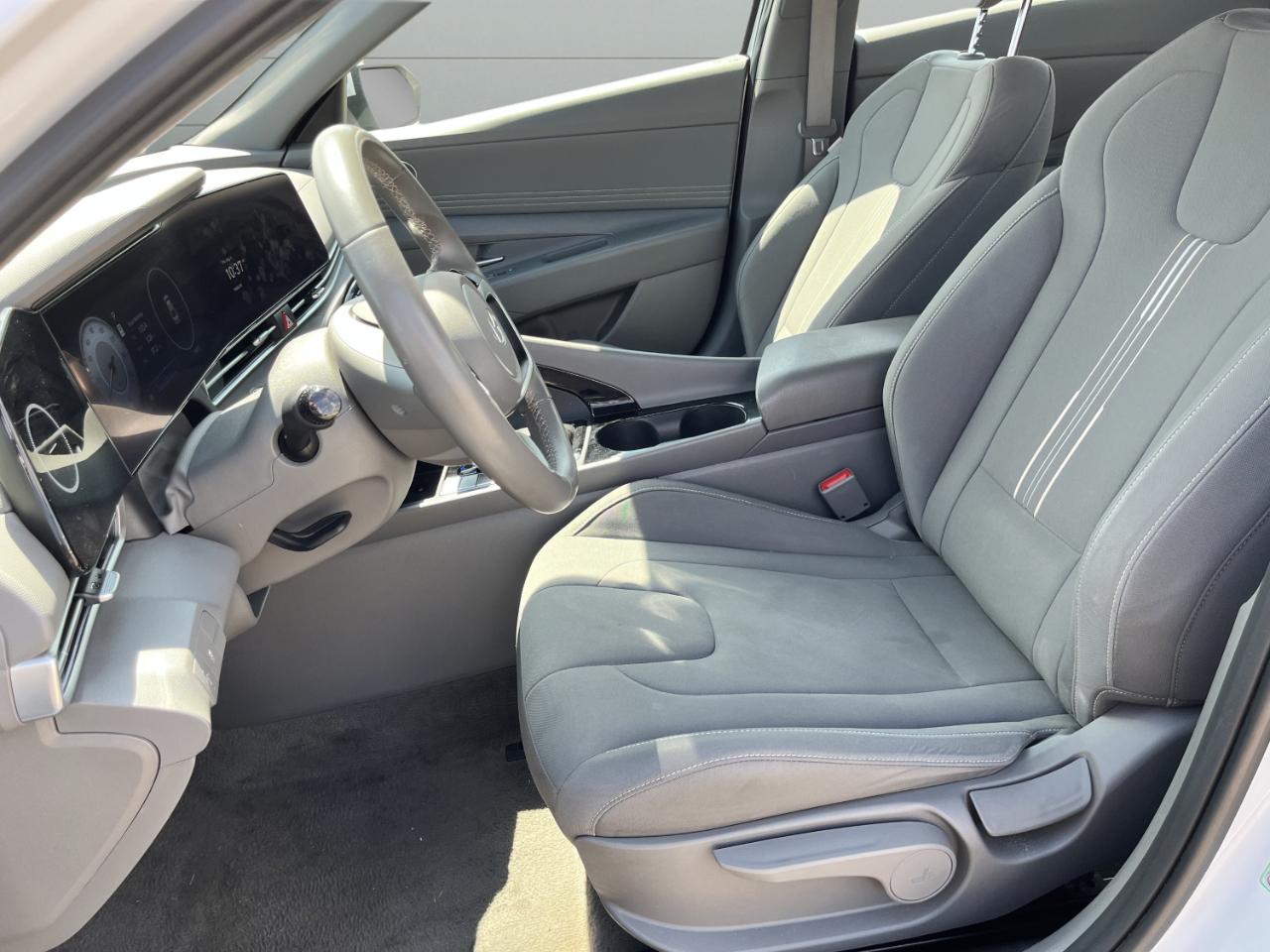 Hyundai Elantra SEL Convenience 2025