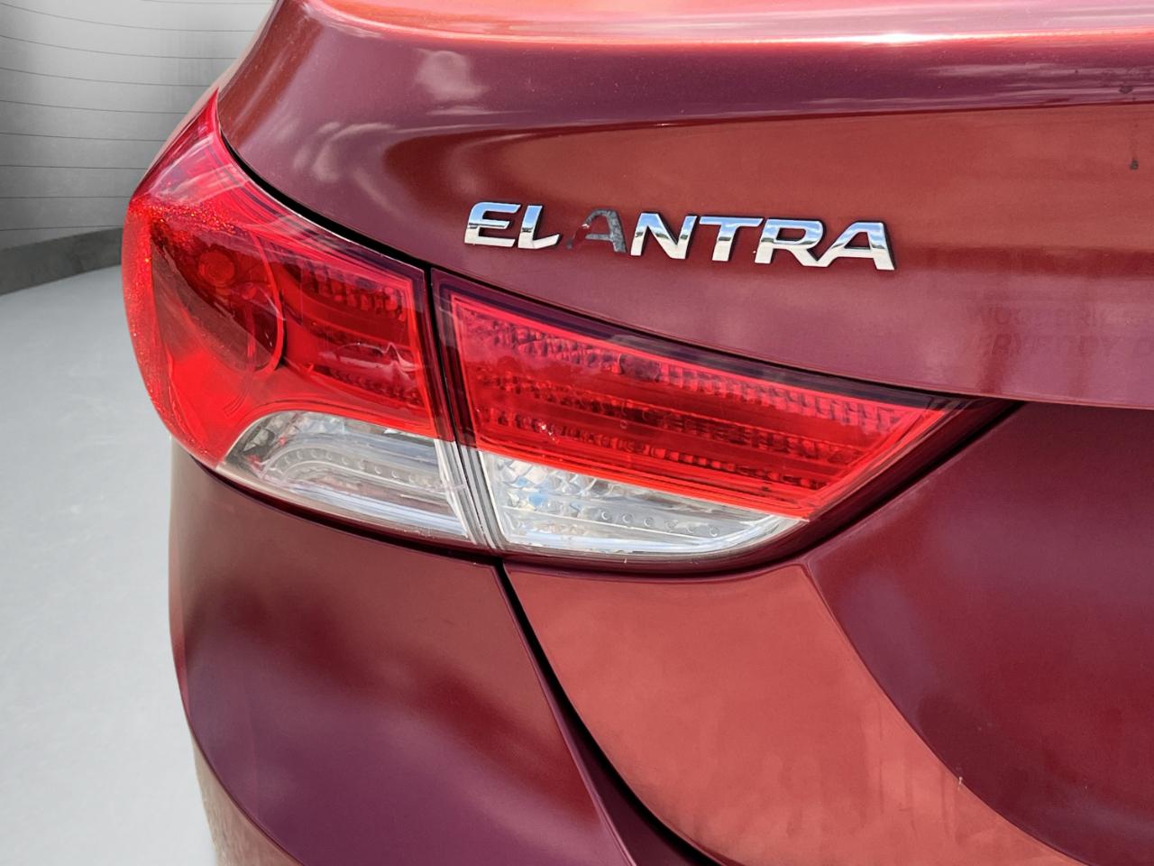 Hyundai Elantra GLS M/T 2013