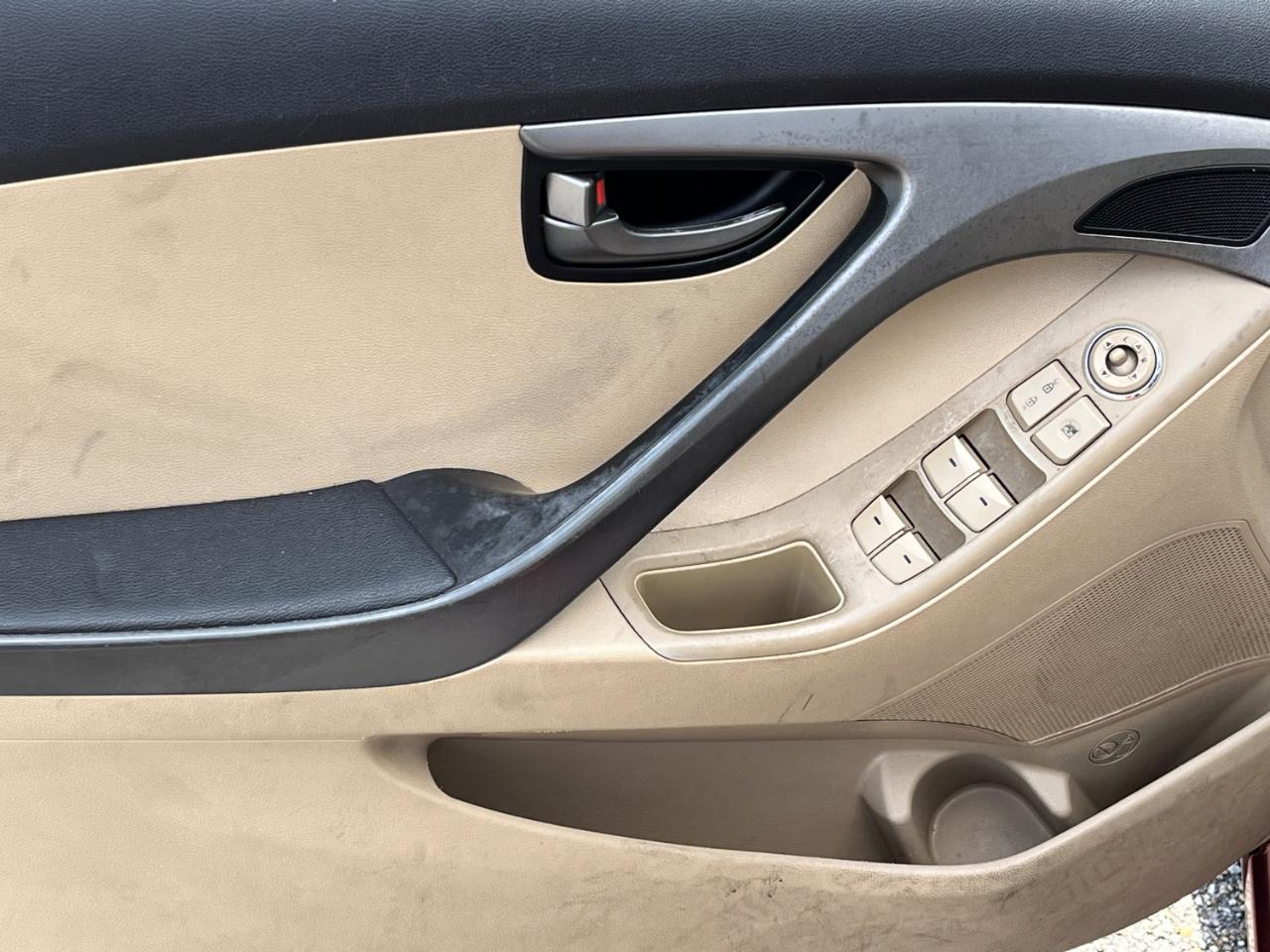 Hyundai Elantra GLS M/T 2013
