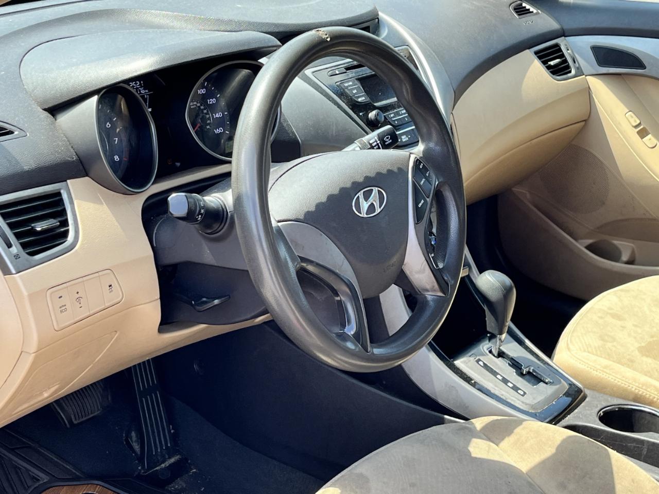 Hyundai Elantra GLS M/T 2013
