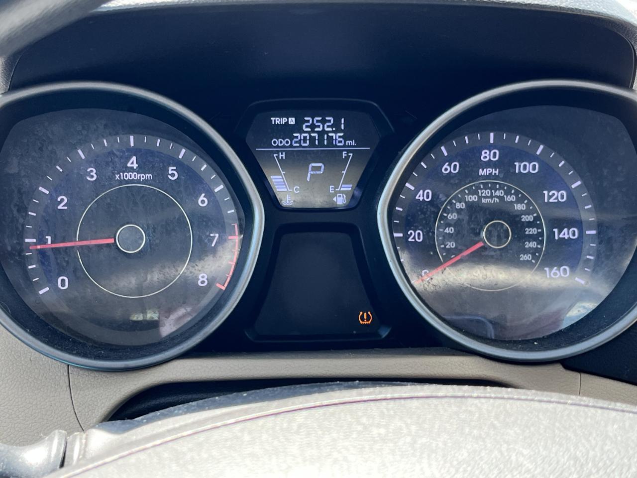Hyundai Elantra GLS M/T 2013