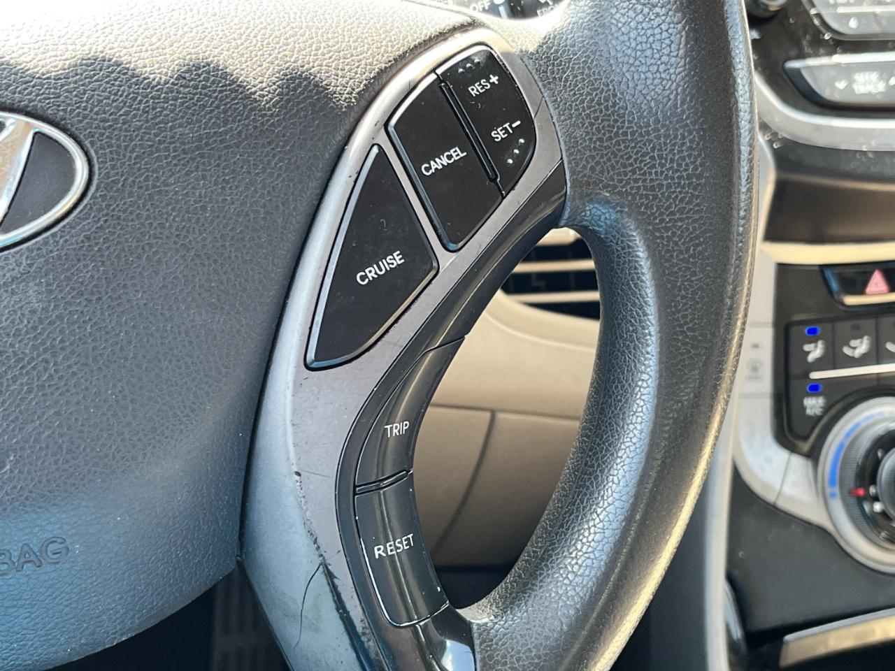 Hyundai Elantra GLS M/T 2013