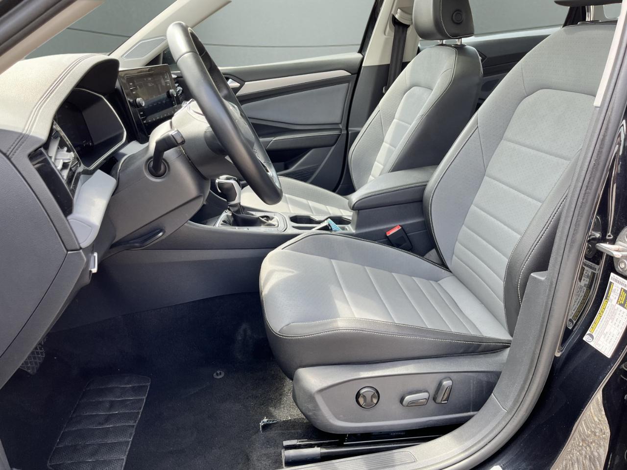 Volkswagen Jetta SE 2025