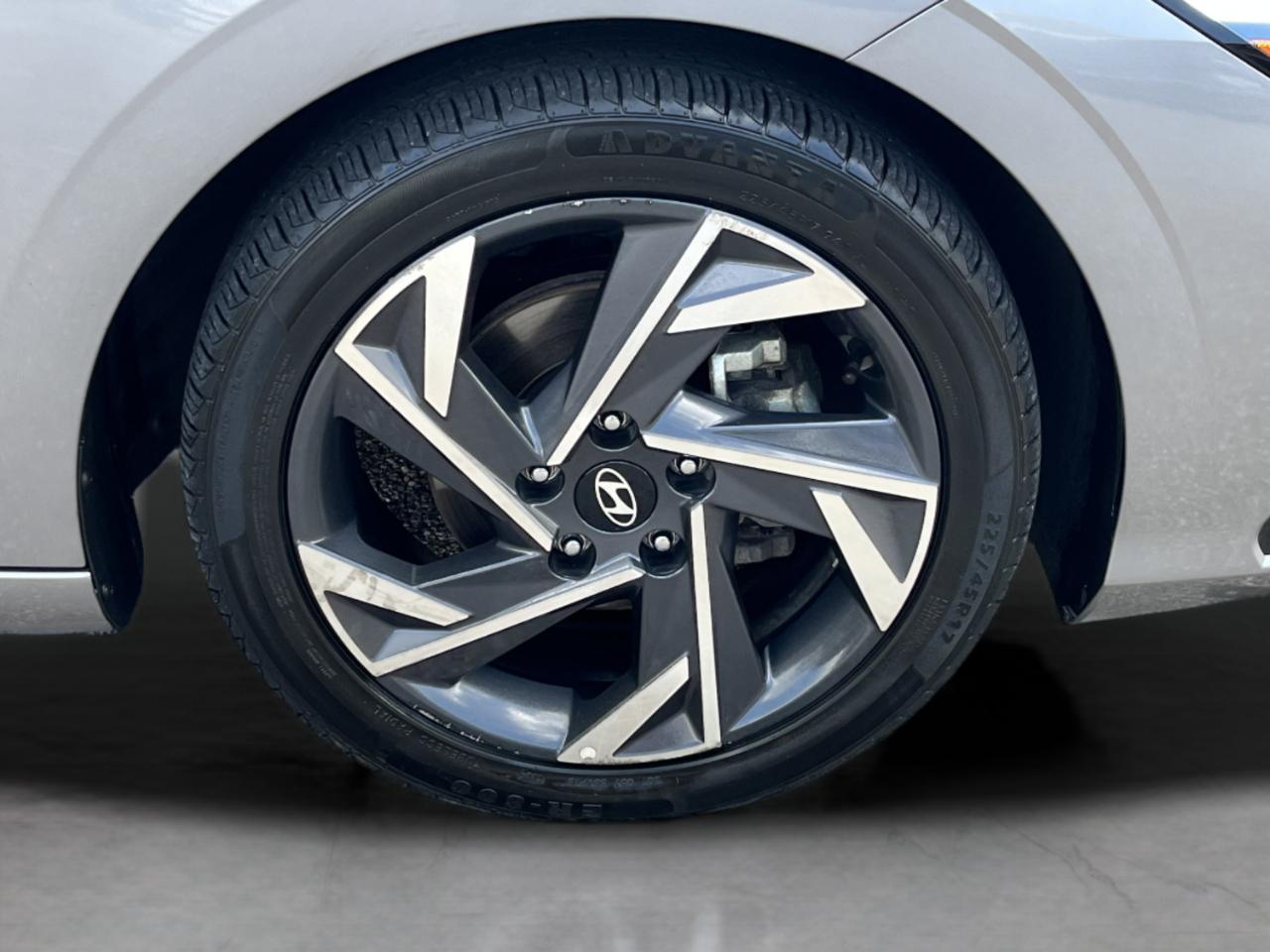 Hyundai Elantra Limited 2024