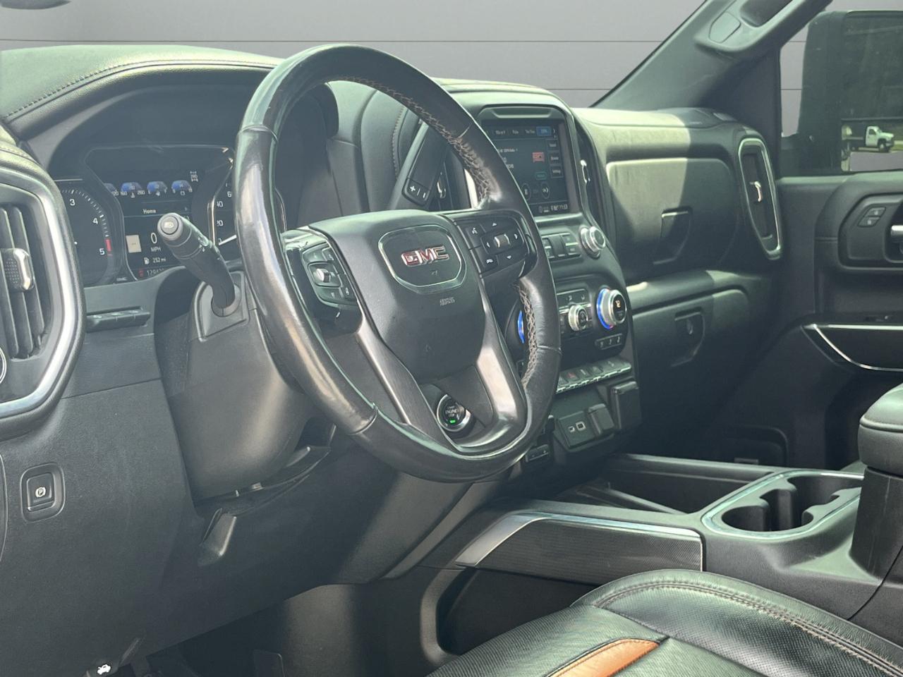 GMC Sierra 2500HD AT4 Crew Cab 4WD 2020