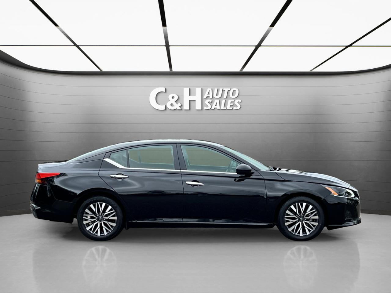 Nissan Altima 2.5 SV 2025