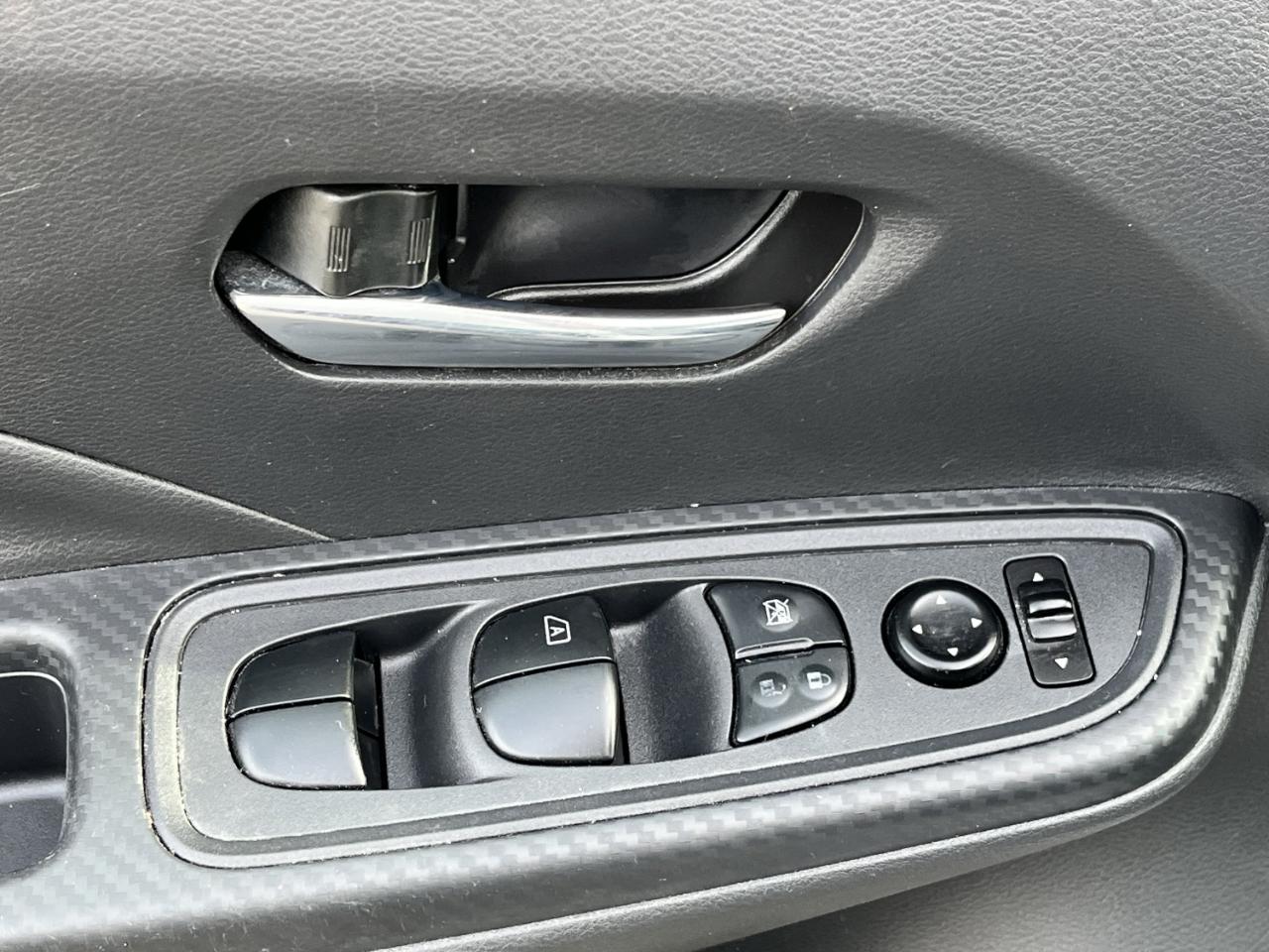 Nissan Versa SV 2025
