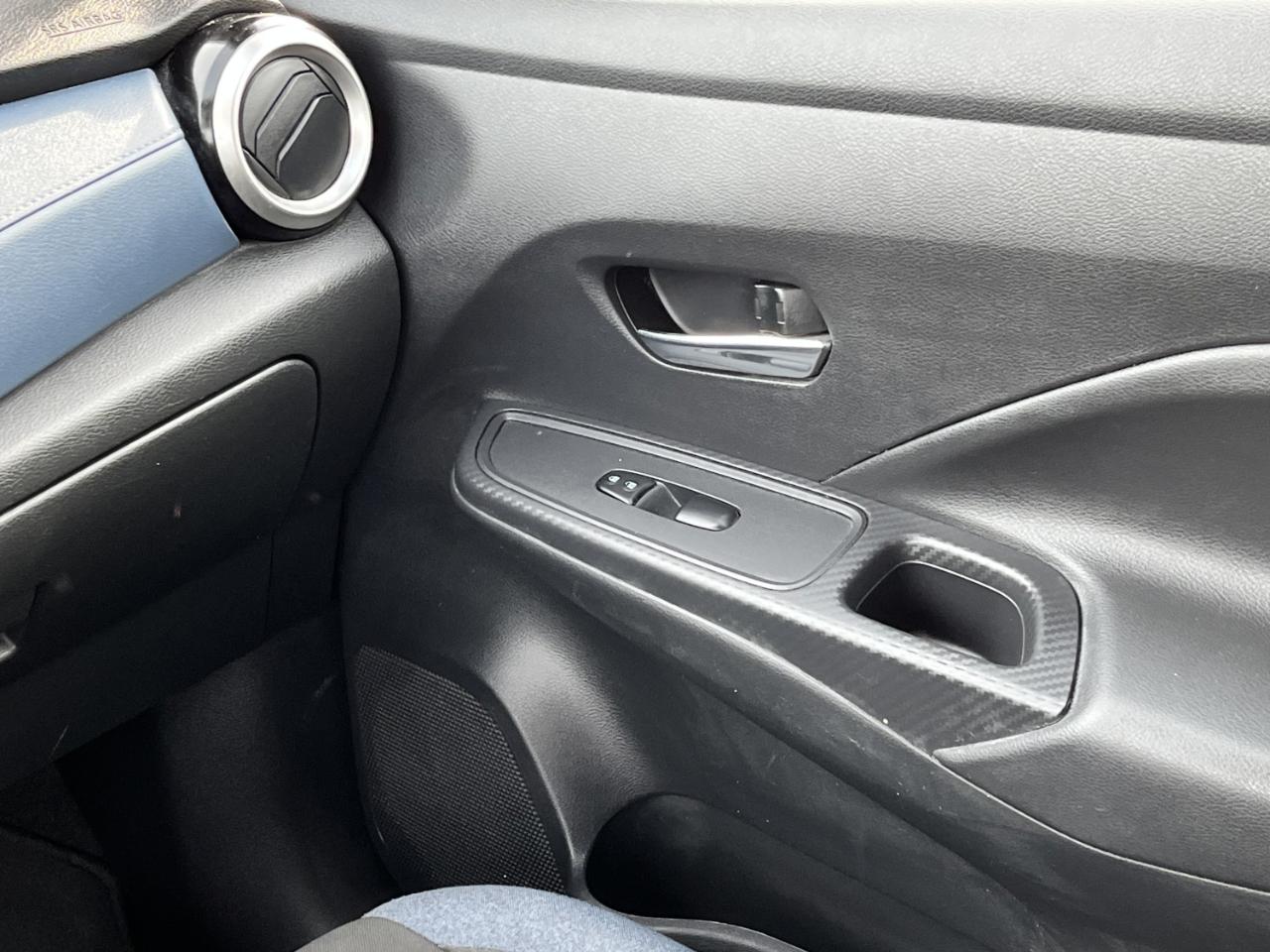 Nissan Versa SV 2025
