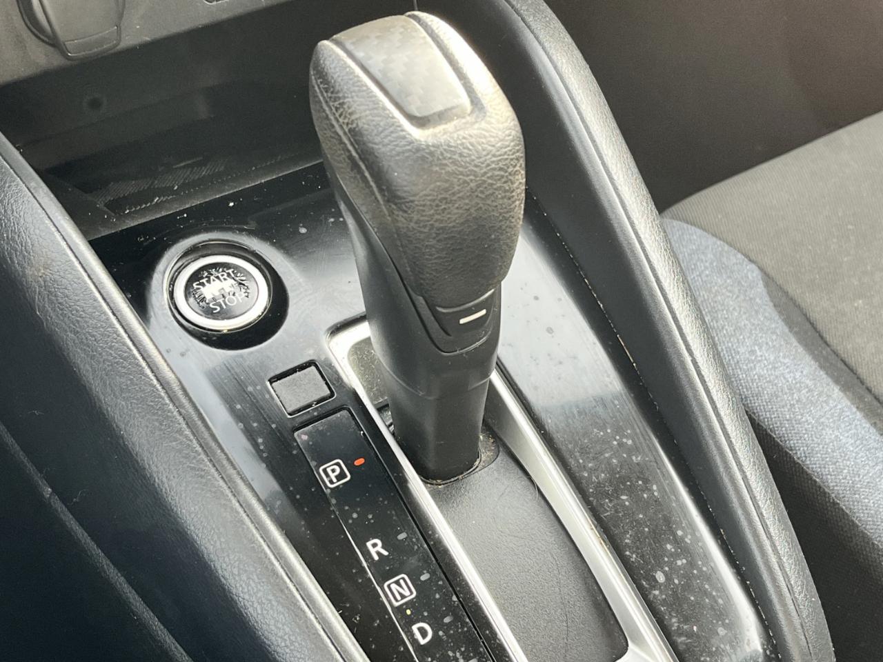 Nissan Versa SV 2025