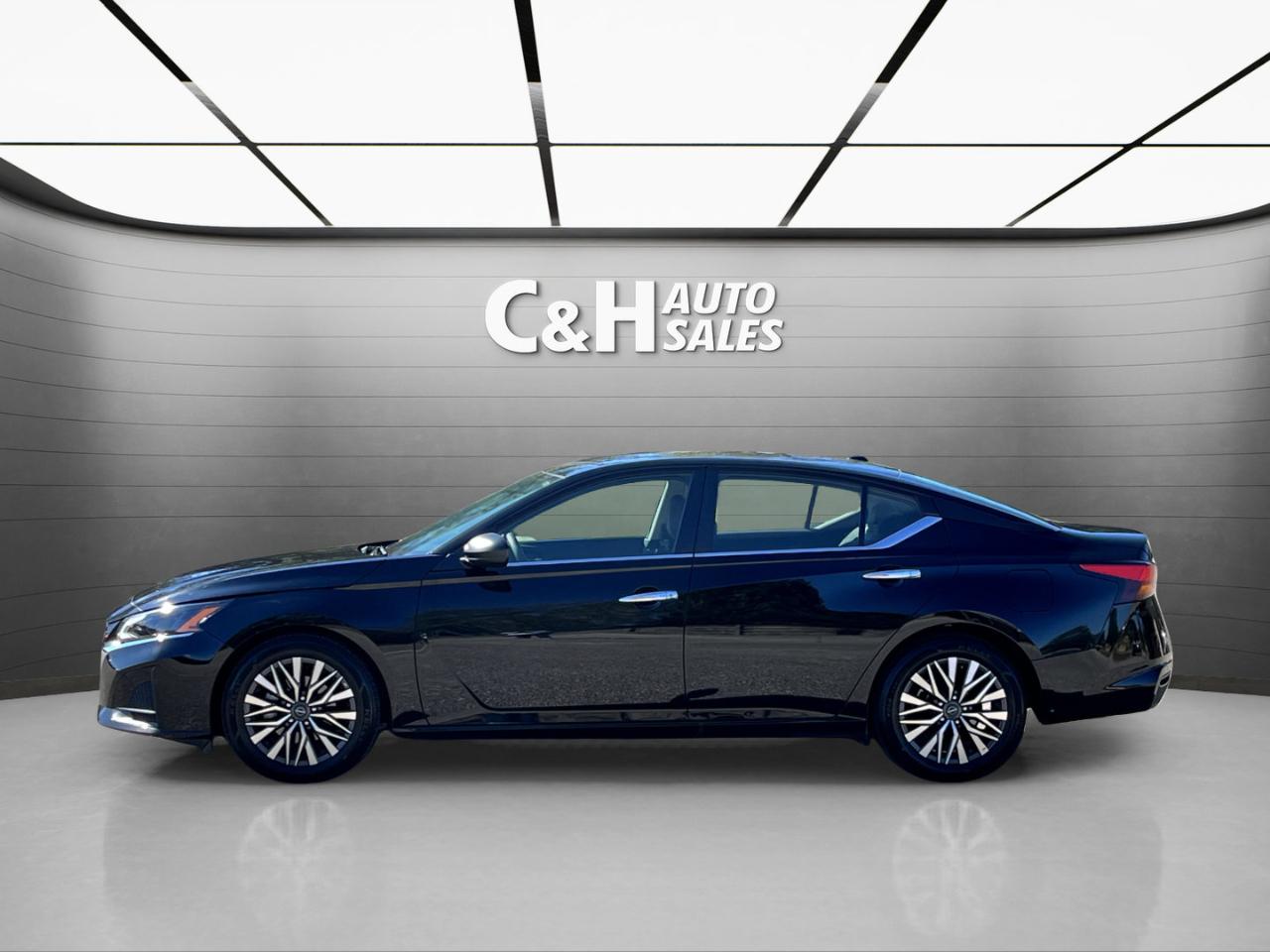Nissan Altima 2.5 SV 2025