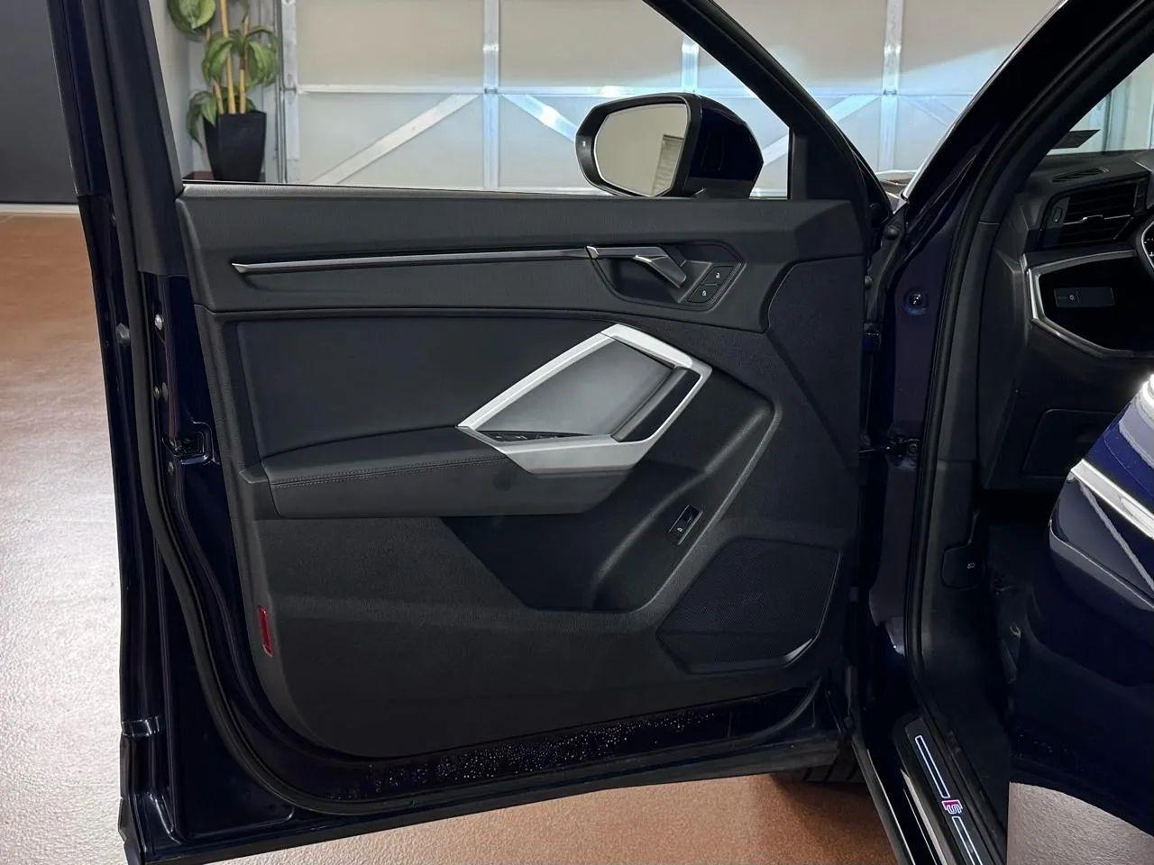 Audi Q3  2021