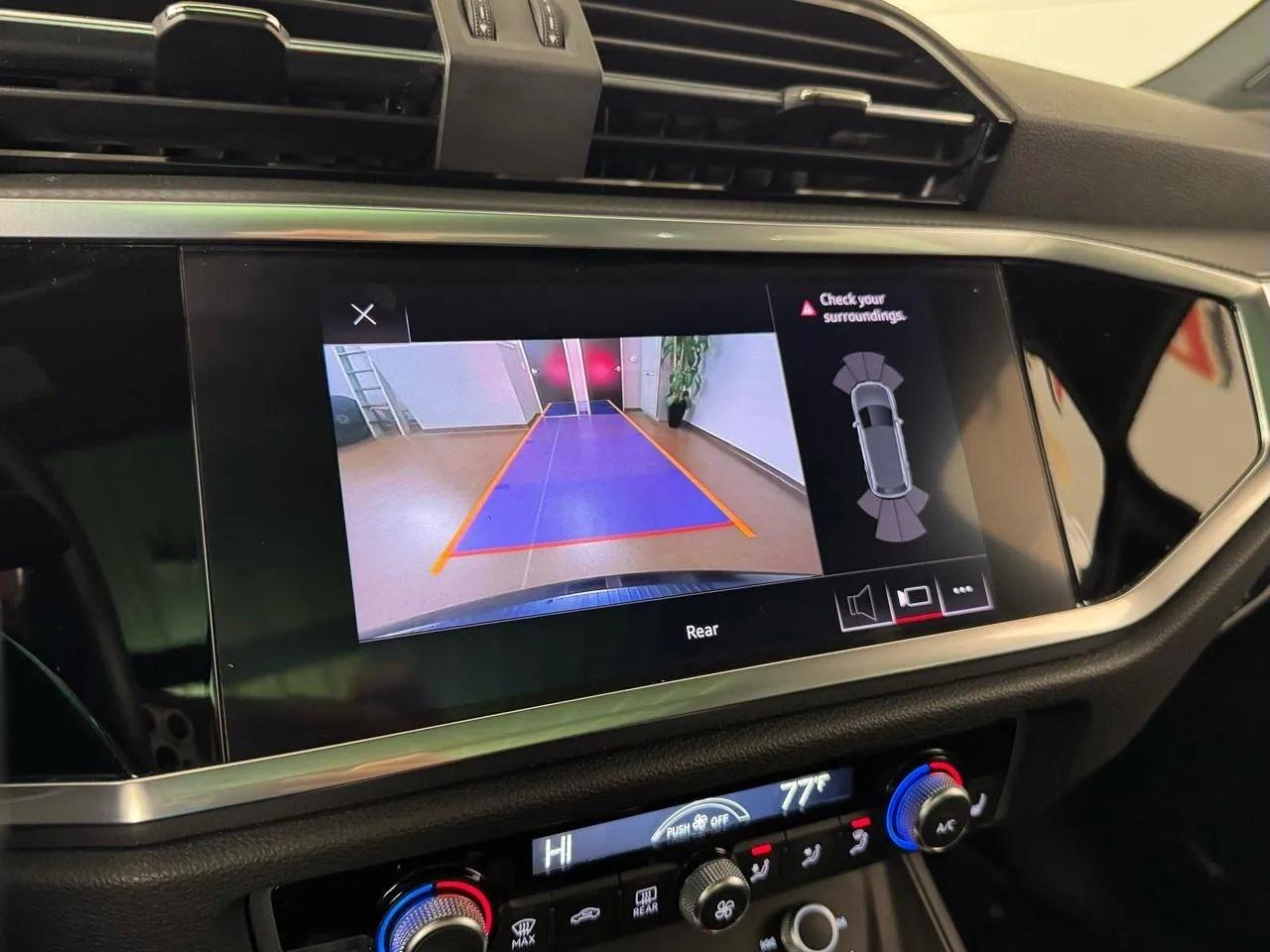 Audi Q3  2021