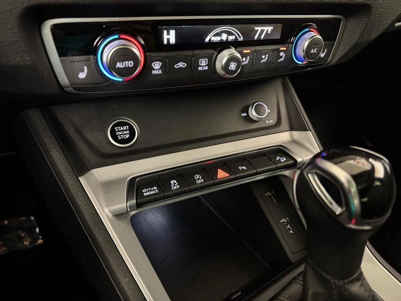 Audi Q3  2021